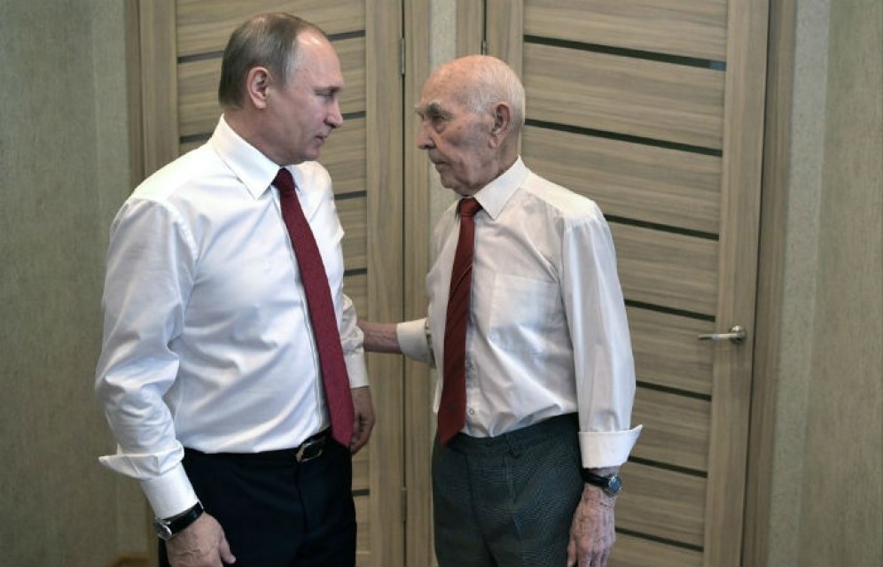 Путин лично поздравил с юбилеем своего экс-начальника по работе в КГБ