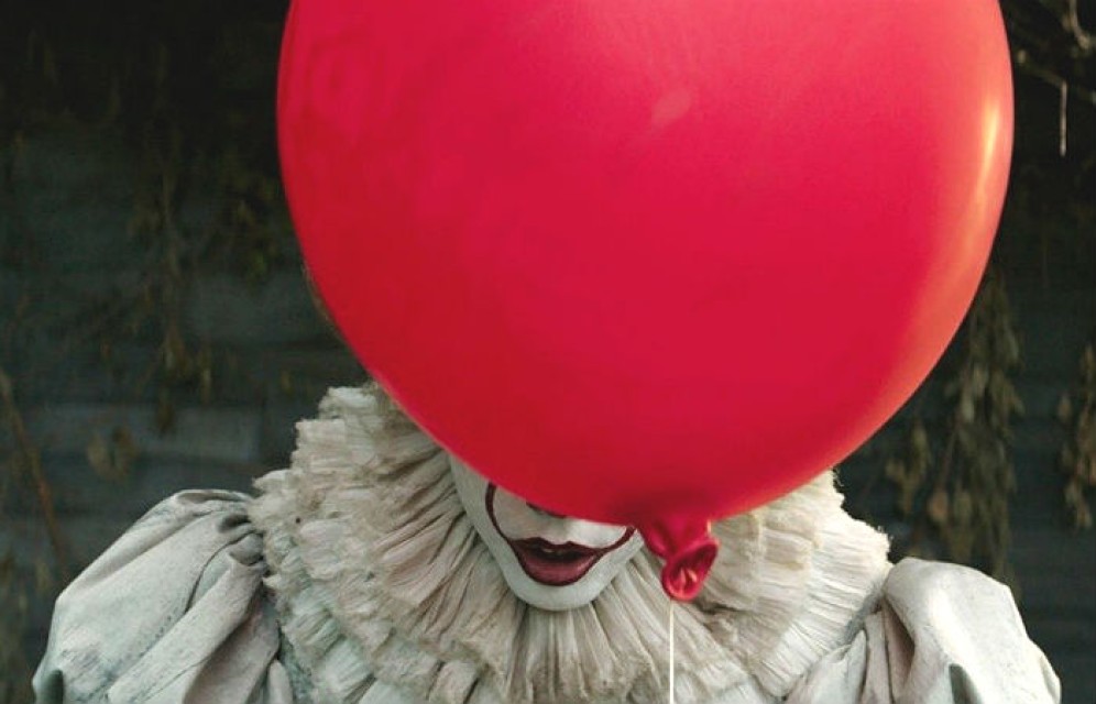 Клоун со дна ада Пеннивайз возвращается в новом трейлере "Оно"