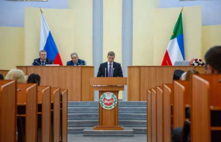 Валентин Коновалов вступил в должность главы Хакасии