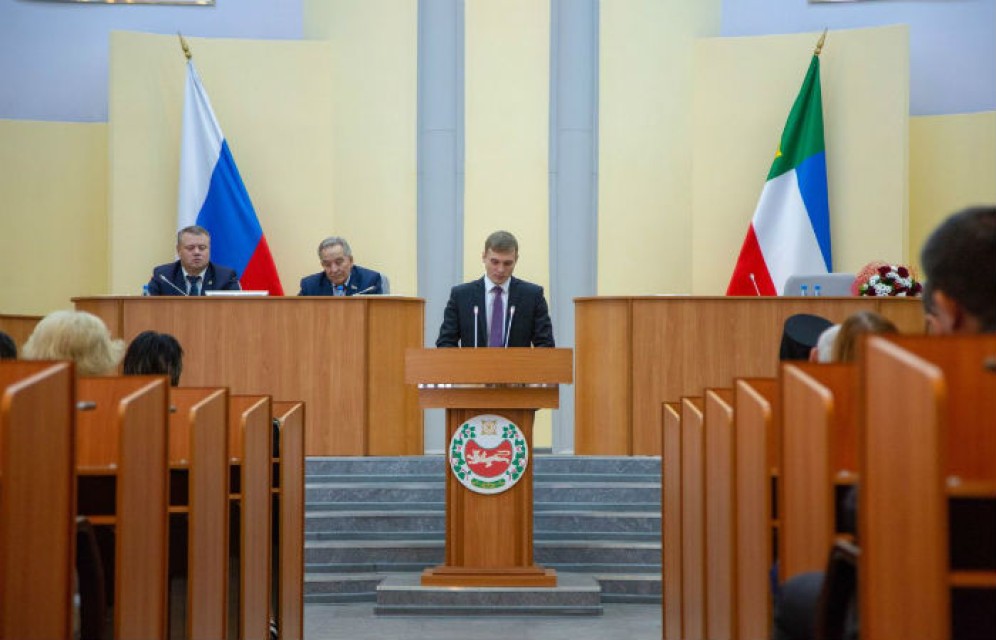 Валентин Коновалов вступил в должность главы Хакасии