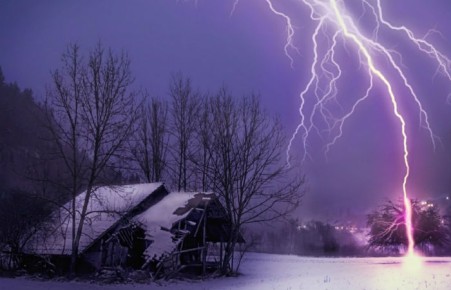 В Хакасии наблюдалось редкое погодное явление - зимняя гроза