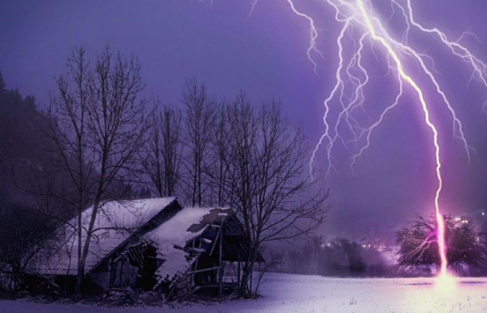 В Хакасии наблюдалось редкое погодное явление - зимняя гроза