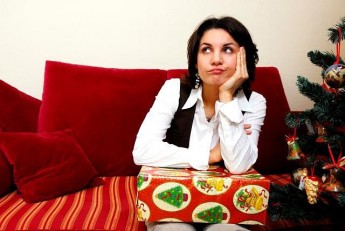 Большинство работодателей в России отказались выдавать новогодние премии