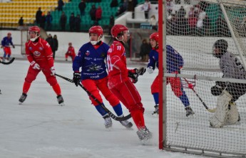 «Саяны» разгромили «Восток» в повторном матче